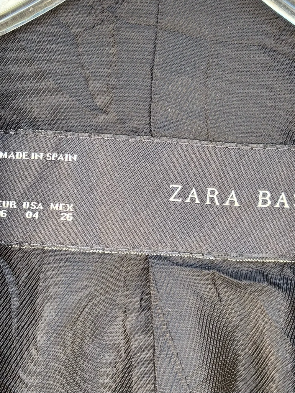 Women's Zara Basics Black Blazer Size 4 Made in Spain with Shoulderr Pads - Picture 2 of 3